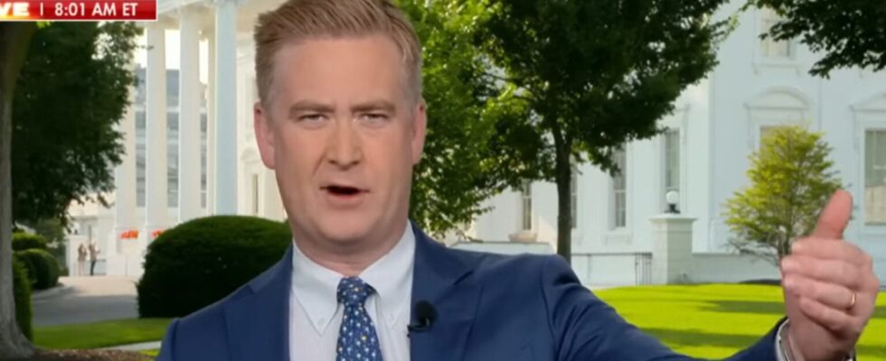Peter Doocy Runs Out of White House — Breaks Bom…