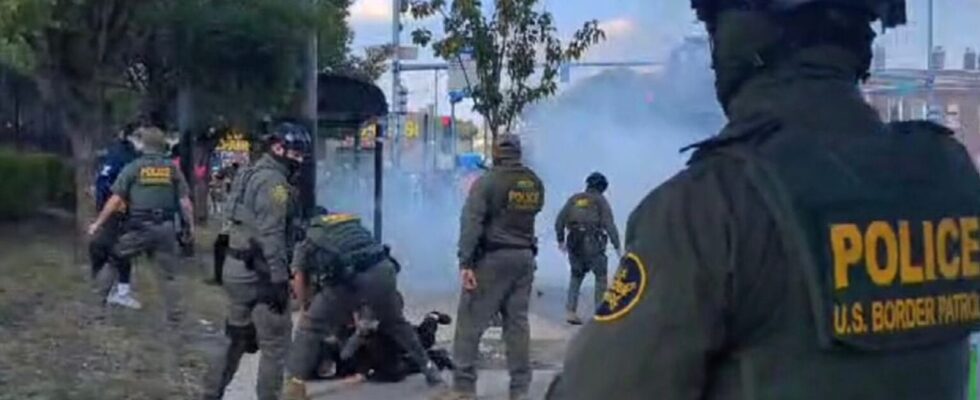 Border Patrol Agents Open Fire in Chicago After Car Rams Them — Arm…